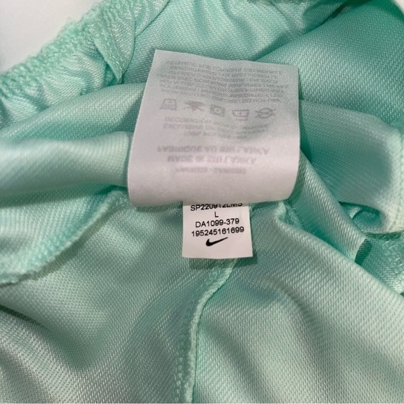 Nike Dri-Fit Trophy 6 Inch Girls’ Training Shorts Mint Green White Size  Large‎ - Picture 10 of 10